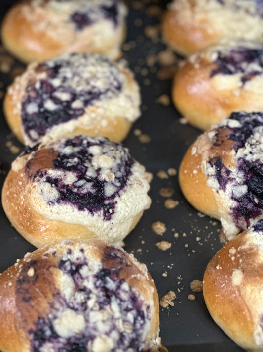 Sourdough Bialy with mixed berries, crumble and sweet creme.  (2pcs)